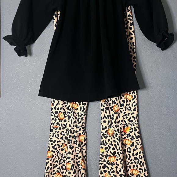Boutique Fall Pumpkin Pant Set Girls Size 8/10 Bell Bottom Pants Leopard Print - Picture 2 of 6